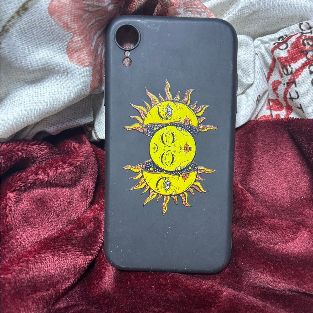 iPhone XR case - Picture 1 of 2